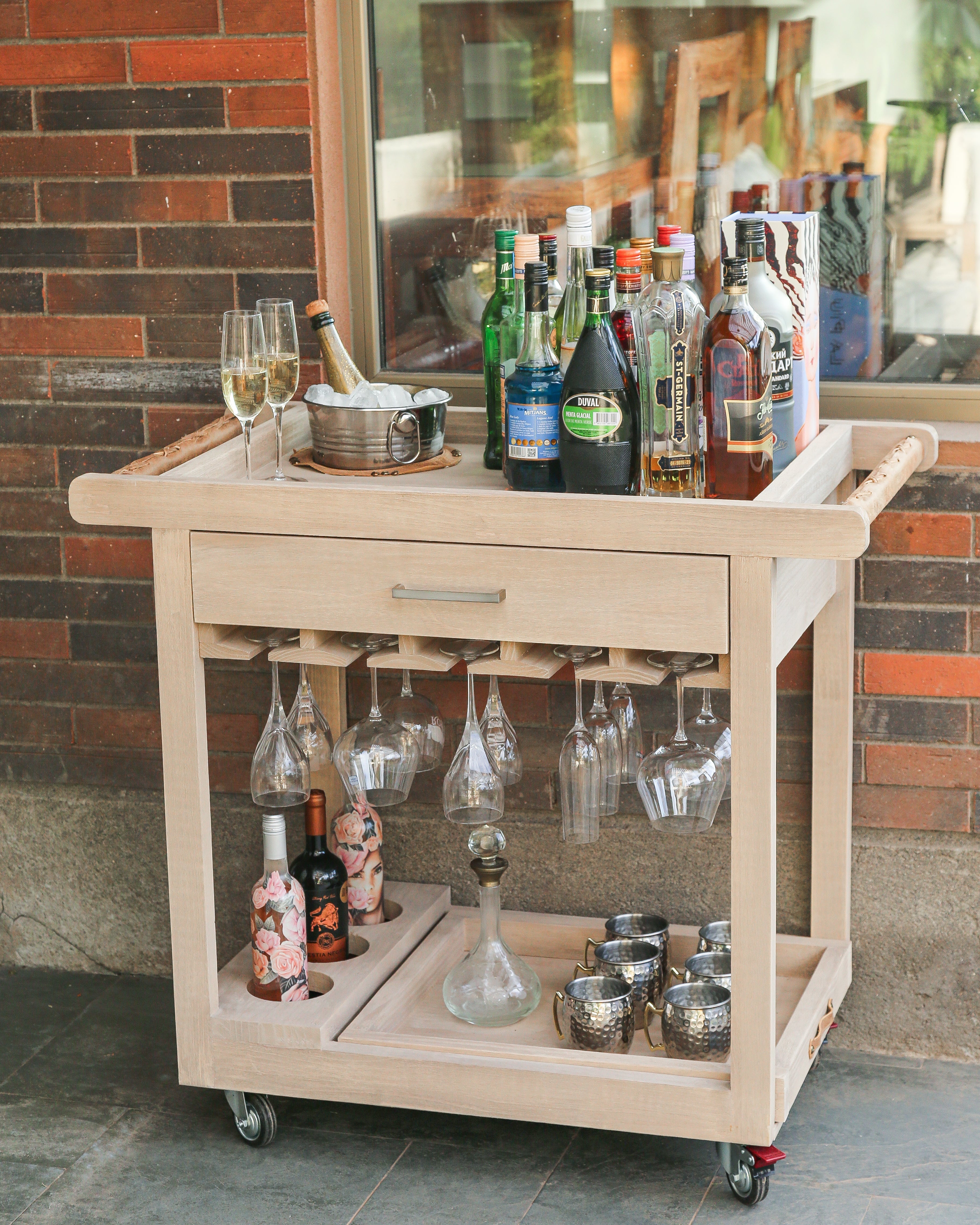 Carro Bar - Rustic Chic