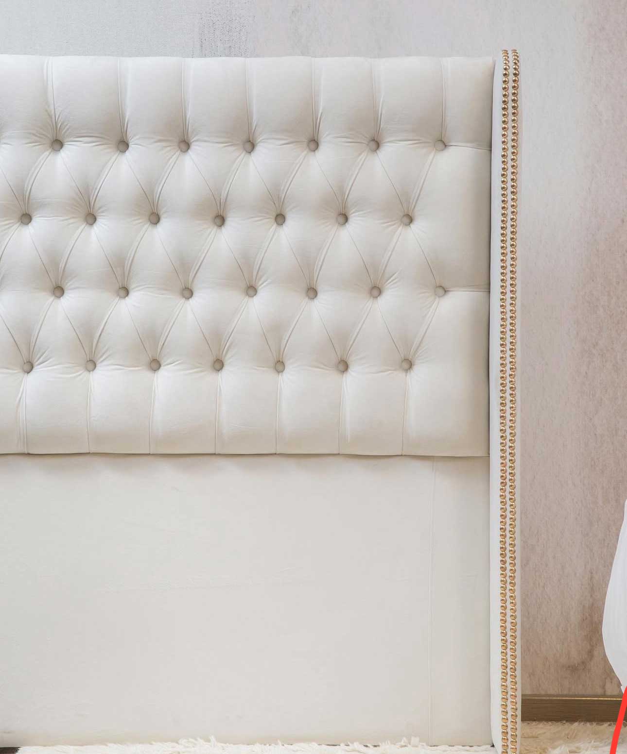 Respaldo Dominga Tachas Doradas - Rustic Chic